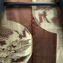 Load image into Gallery viewer, Men&#39;s Haori Vintage(1950-1980) Black Montsuki Habutae Dragon Tiger Silk #9822B1
