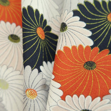 Load image into Gallery viewer, Haori Jacket Vintage(1950-1980) White Black Red Chrysanthemum Silk #10588C1
