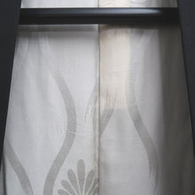 Load image into Gallery viewer, Haori Jacket Vintage(1950-1980) Black Gold Chrysanthemum Silk #10192D5
