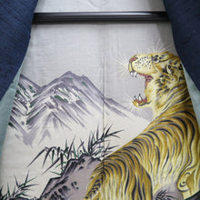 Load image into Gallery viewer, Men's Haori Vintage(1950-1980) Dark Blue Tsumugi Tiger Silk #10886E4
