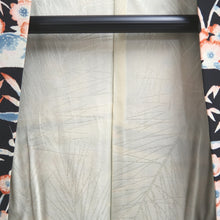 Load image into Gallery viewer, Haori Jacket Vintage(1950-1980) Black Floral pattern Silk #11019A2

