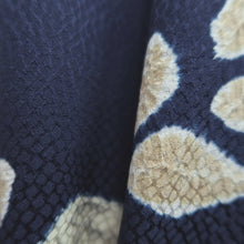 Load image into Gallery viewer, Haori Jacket Vintage(1950-1980) Dark Blue Shibori Flower Silk #10089D1
