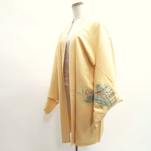 Load image into Gallery viewer, Haori Jacket Vintage(1950-1980) Pale Yellow Heian Princess Silk #10090D2
