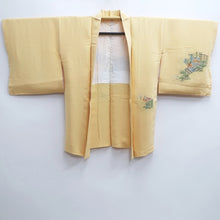 Load image into Gallery viewer, Haori Jacket Vintage(1950-1980) Pale Yellow Heian Princess Silk #10090D2
