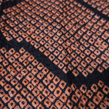 Load image into Gallery viewer, KK1403B8 Silk Kimono Fabric Vintage(1950-1980) Shibori Black 79.9x12.6in(203x32cm)

