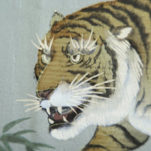 Load image into Gallery viewer, Men&#39;s Juban Vintage(1950-1980) Gray Tiger Silk #10456A4
