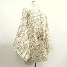 Load image into Gallery viewer, Haori Jacket Vintage(1950-1980) Cream white Bamboo leaf Embroidery Silk #10121D3
