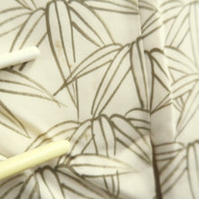 Load image into Gallery viewer, Haori Jacket Vintage(1950-1980) Cream white Bamboo leaf Embroidery Silk #10121D3
