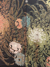 Load image into Gallery viewer, Premium Haori Jacket Vintage 1960&#39;s Black Gold Glinting Spreading Chrysanthemum #0017

