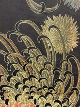 Load image into Gallery viewer, Premium Haori Jacket Vintage 1960&#39;s Black Gold Glinting Spreading Chrysanthemum #0017
