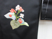 Load image into Gallery viewer, Haori Jacket Vintage(1950-1980) Black Fully Embroidered Flower Silk #7949M3
