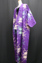 Load image into Gallery viewer, Kimono Vintage(1920-1950) Purple Hanashippou Meisen Silk #8613G5
