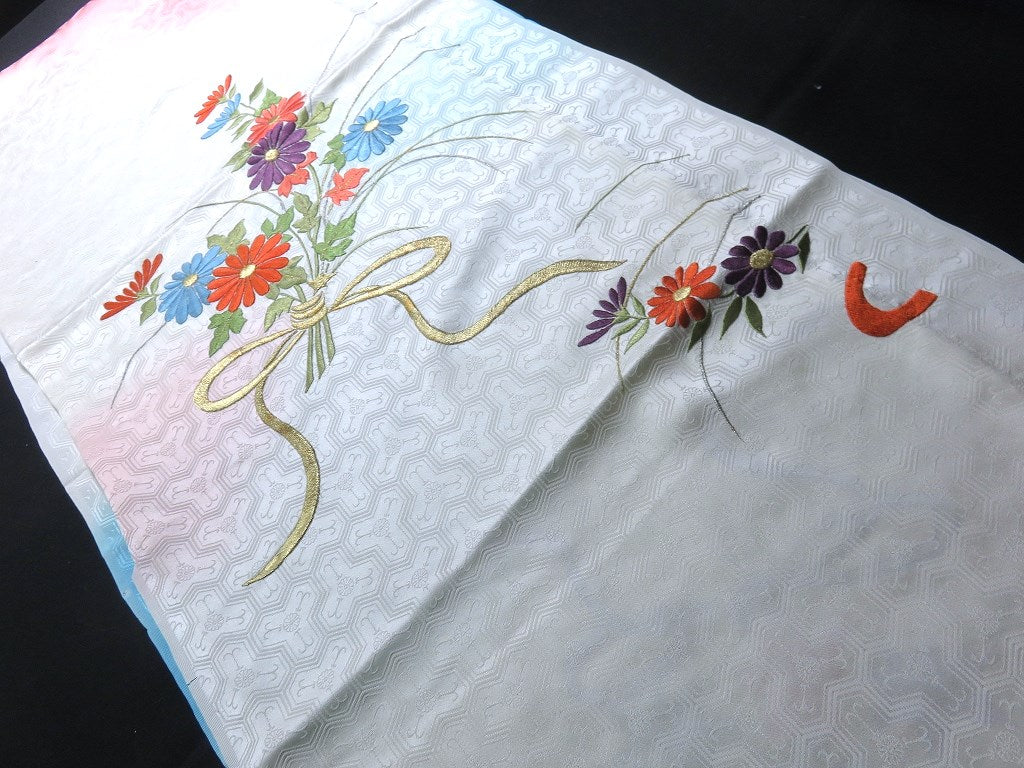 BCF#2845 Silk Kimono Fabric Vintage(1950-1980) Embroidery Flower Pale White 160cm (63.0in)