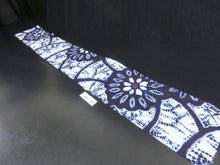 Load image into Gallery viewer, KK740A6 Cotton Kimono Fabric Vintage(1950-1980) Shibori Navy 47.2x5.9in(120x15cm)

