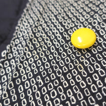 Load image into Gallery viewer, KK1033B2 Silk Kimono Fabric Vintage(1950-1980) Shibori Black 75.6x12.2in(192x31cm)
