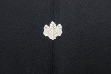 Load image into Gallery viewer, Haori Jacket Vintage(1950-1980) Black Chrysanthemum Urushi Silk #8686J1
