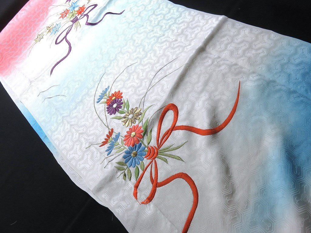 BCF#2851 Silk Kimono Fabric Vintage(1950-1980) Embroidery Flower Pale White 160cm (63.0in)