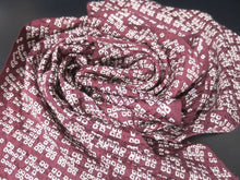 Load image into Gallery viewer, MKF#79 Silk Kimono Fabric Vintage(1950-1980) Shibori Maroon 43.3x13.8in(110x35cm)
