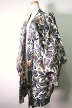 Load image into Gallery viewer, Haori Jacket Vintage(1920-1950) White Artistic Leaf Silk #8807A3
