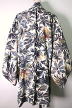 Load image into Gallery viewer, Haori Jacket Vintage(1920-1950) White Artistic Leaf Silk #8807A3
