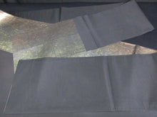 Load image into Gallery viewer, Fukuro Obi Gold Black Hakuchirashi Silk BB141W9
