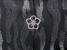 Load image into Gallery viewer, Haori Jacket Vintage(1950-1980) Black Silver Mokume Grain Silk #8185B2
