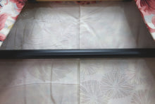 Load image into Gallery viewer, Haori Jacket Vintage(1950-1980) White Reddish Pink Flower Silk #8308C3
