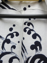 Load image into Gallery viewer, Yukata Vintage(1950-1980) White Navy Wave Cotton #8016N2
