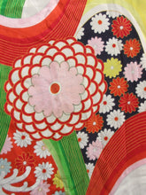 Load image into Gallery viewer, Girl&#39;s Kimono Vintage(1950-1980) White Red Green Chrysanthemum Wave Silk #8119A4
