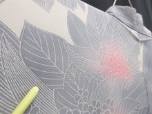 Load image into Gallery viewer, Haori Jacket Vintage(1950-1980) Cream white Light Gray Ajisai Silk #7947M3
